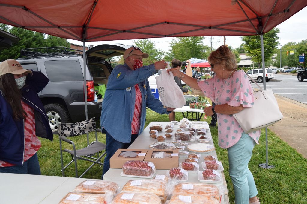 5-13-20 farmers market 019 (1024x683).jpg